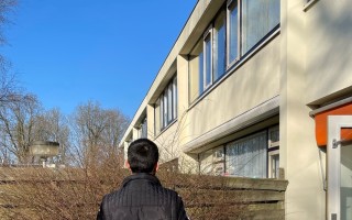 Jeugdig slachtoffer van IS-bomaanslag zoekt veiligheid