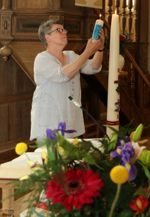 Hattem Andreaskerk 22 apr 2018 kaarsenestafette Hattem Andreaskerk 22 apr 2018 kaarsenestafette