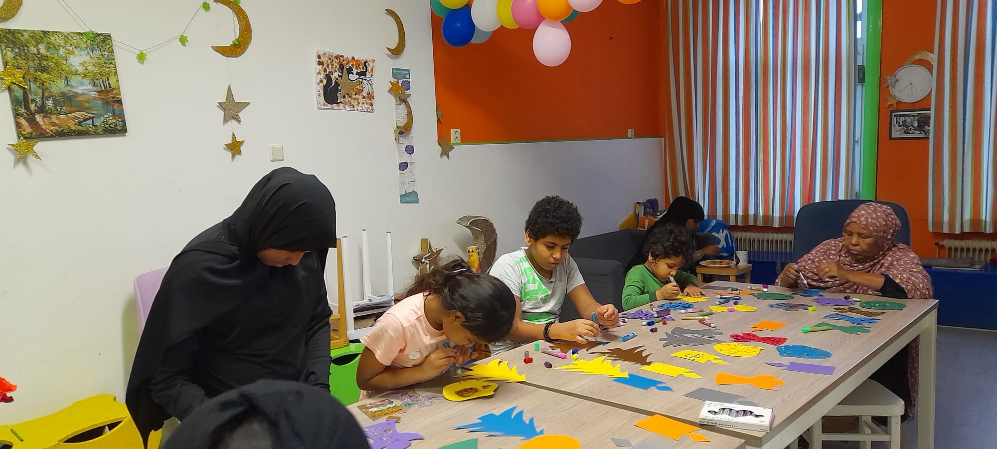 Kerstversiering knutselen in Roden.jpg