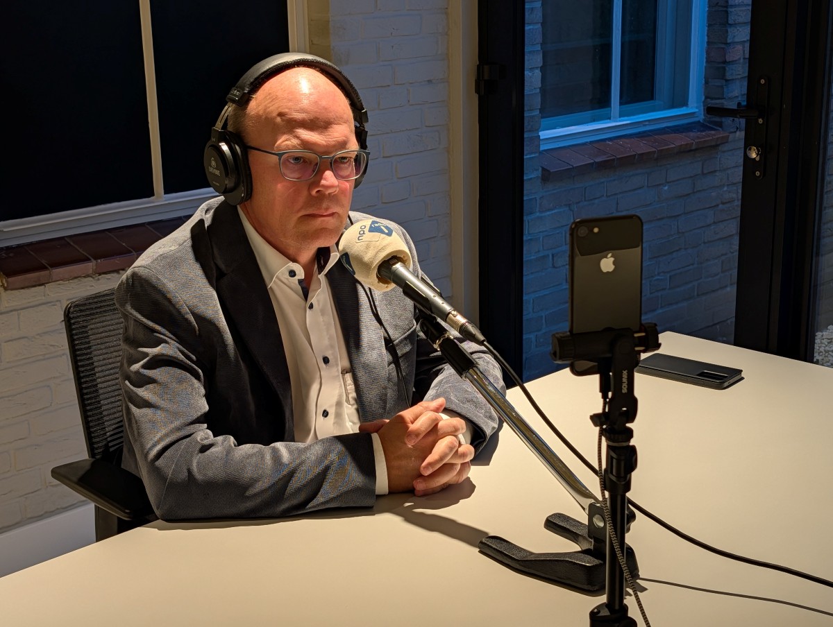 Derk Stegeman live op Radio 1 vanuit Het Convent - foto 2 bij KBA okt 2026.jpg Derk Stegeman live op Radio 1 vanuit Het Convent - foto 2 bij KBA okt 2026.jpg